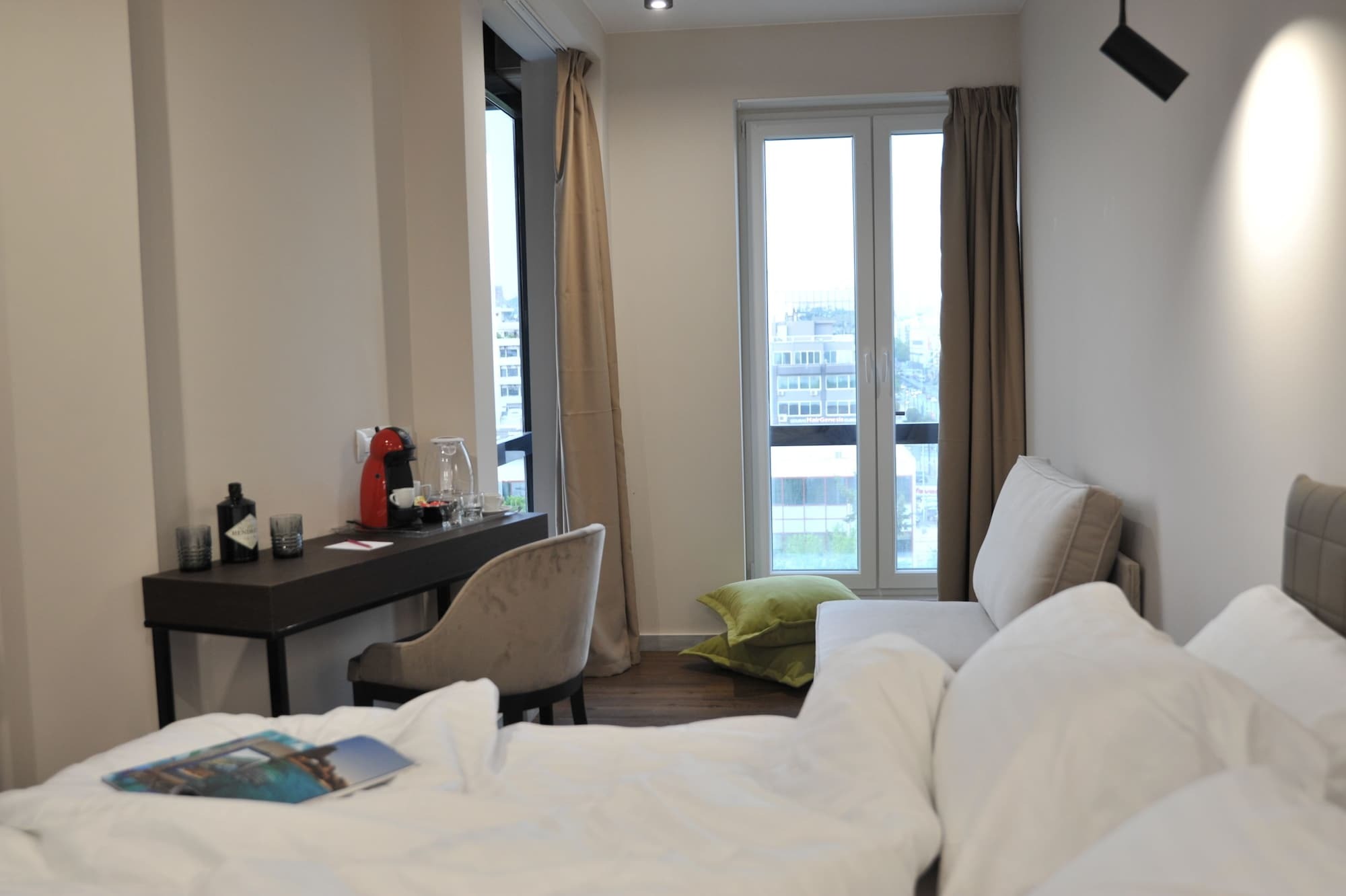 B4B Athens 365 Hotel Bagian luar foto