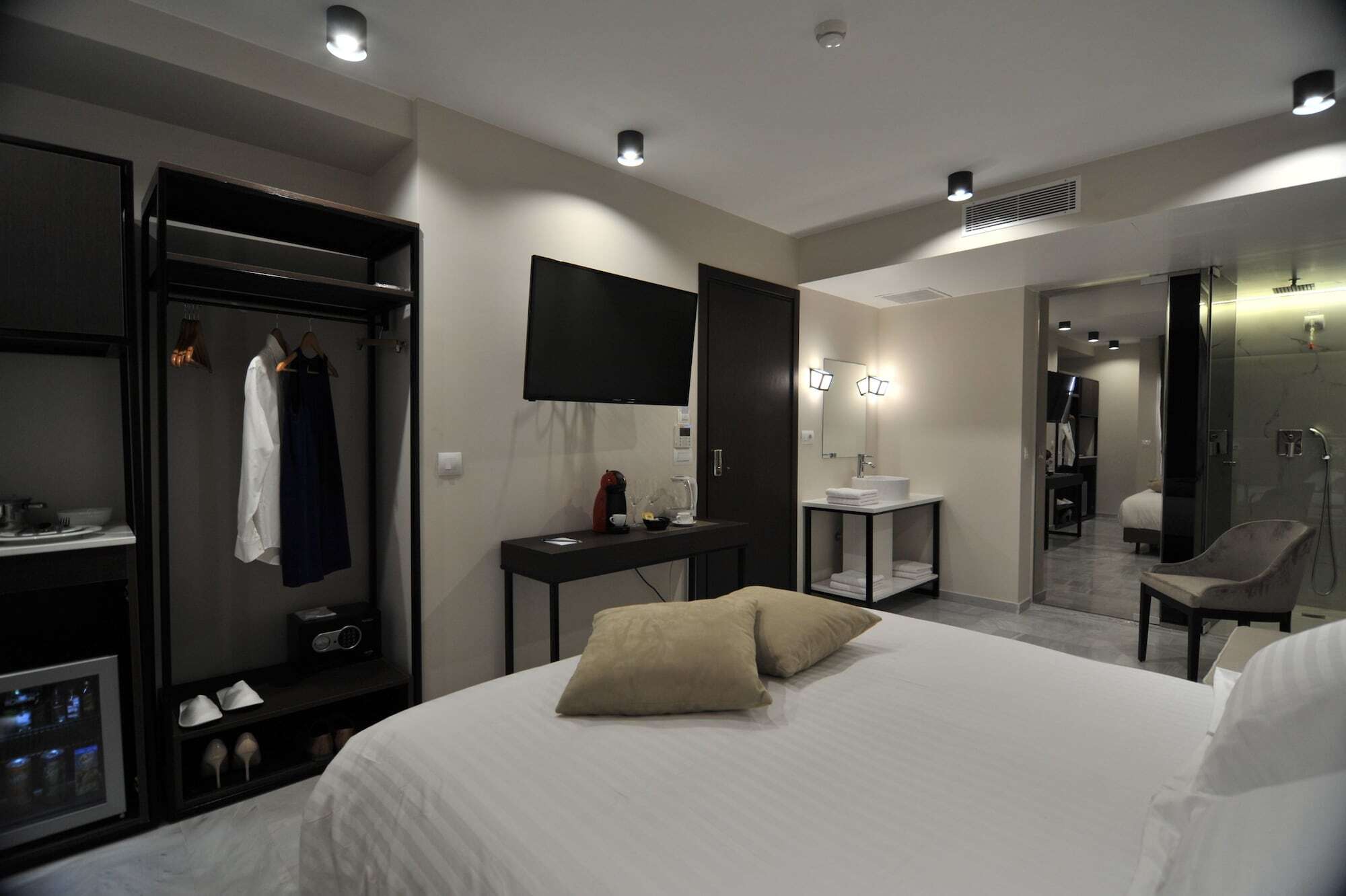 B4B Athens 365 Hotel Bagian luar foto